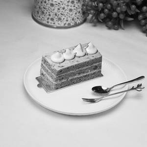 Berry Velvet Pastry