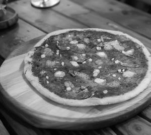 Rosso (No Cheese) Pizza (11 Inch)