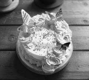 Butterfly Strawberry Cake 500 G