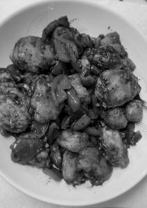 Green Chilli Chicken Boneless