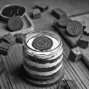 Eggless Oreo Jar Cake