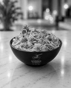 Chicken Hakka Noodles Bowl