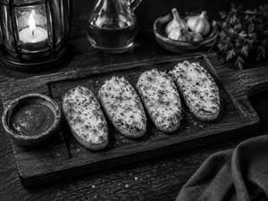 Garlic Bread With Cheese [ 86 Grams ]