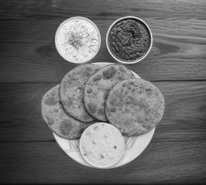 Aloo Kachori With Raita
