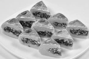 Kaju Pizza (5 Pieces)