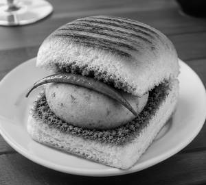 Grilled Vada Pav