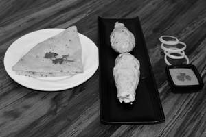 Stuffed Chaap [Half] With 4 Rumali Roti       