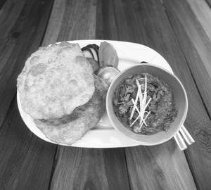 Butter chole bhature