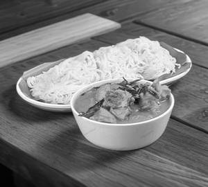 Idiyappam Chicken Curry