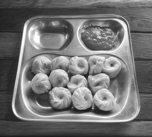 Veg Momos (10pcs)