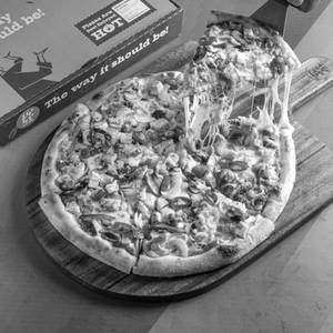 Tuscan Chicken Pizza