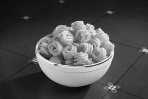 Mini Thengai Paal Murukku
