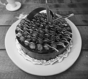 Black Current Cake(450 Gm)