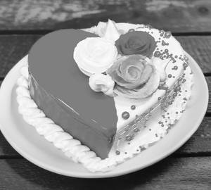 Strawberry Heart Cake 500 G