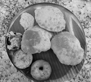 Poori Sabji Combo(4pcs)