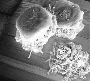 Noodles Pav (1 piece)