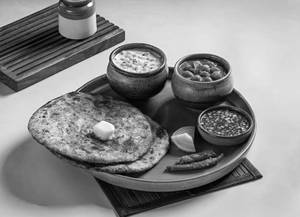 Amritsari Kulcha with Chole (2 Pc)