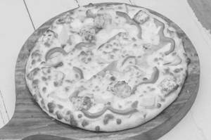 Paneer, Onion & Capsicum With Desi Makhni Sauce Pizza