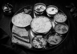 Special Maharashtrian Veg Thali - Chapati