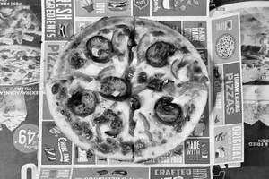 Chicken Seekh Pizza
