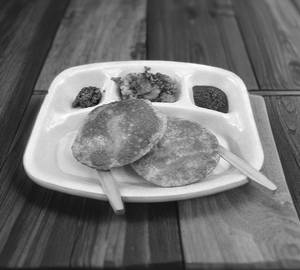 Aloo Poori  (4 Pieces)
