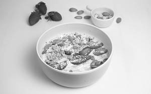 Strawberry Banana  Smoothie Bowl [P 29, Kcal 720]