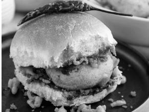 Bombay Vada Pao [1 Pcs]