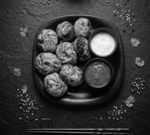 Tandoori Chicken Momos [8 Pieces]