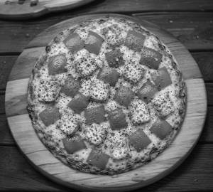 Capsicum Paneer And Red Paprika Pizza