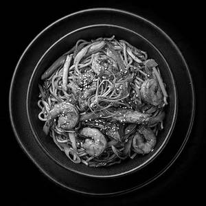 Chicken + Prawn Wok Tossed Veg Noodle