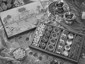 Assorted Gift Box 2 (800gm)