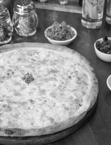 Quattro Formaggio Pizza