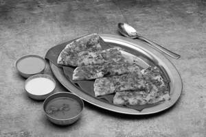 Roasted Onion Garlic Uttapam