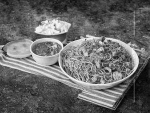 Egg schezwan noodles