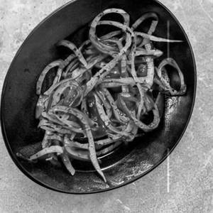 Potato Strings In Hot Garlic Sauce