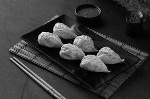 Veg Momos (6pcs)