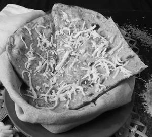 Cheese garlic naan