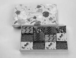 Assorted Eggless Brownies Gift Box [12 Pieces]