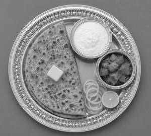 Organic Pyaaz Paratha with Curd and Pickle (2 Pcs)