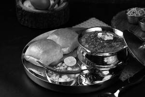 Schezwan Mumbaiya Misal Gotalo (300 Gm)