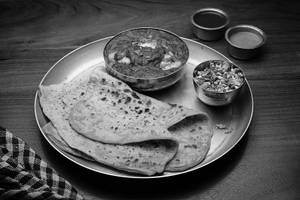 Kolhapuri Paneer 2 Tricone Paratha