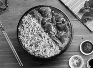 Egg Hakka Noodles With Chilli Chicken (4 Pc)