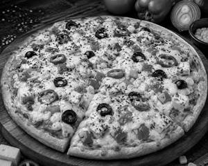 Farm Villa Pizza (Regular 8”)