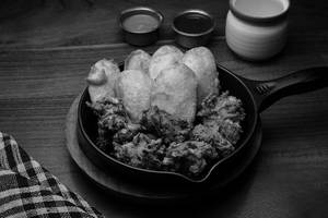 Pakoda Platter (6 + 6)