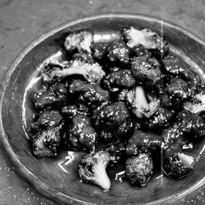 Lamb Globlets Brocolli In Ginger Garlic Sauce