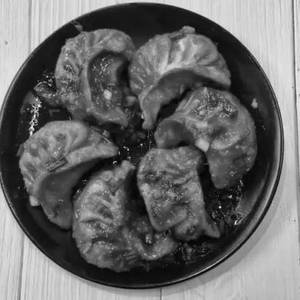 Schezwan Chicken momos [6pcs]