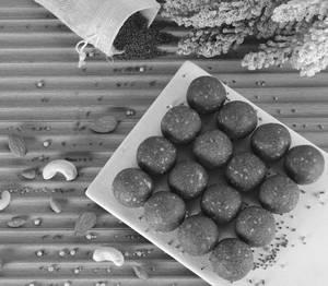 Multi Millets Laddoo 200g (6 Pcs)