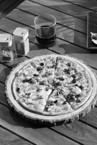 Pizza Farmhouse (8 Slice)