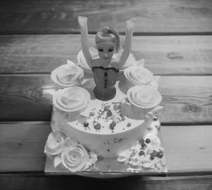 Doll Strawberry Cake 500 G