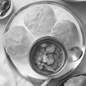 Poori [5 Pieces] With Aloo Dum